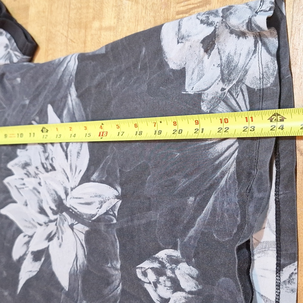 H&M Slim Fit Black Gray Floral Hawaiian Polo Used Condition Small Shirt - Picture 5 of 6
